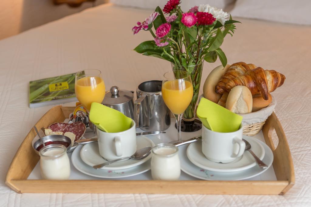 Hotel Restaurant La Braisiere Saint-Romain  Экстерьер фото