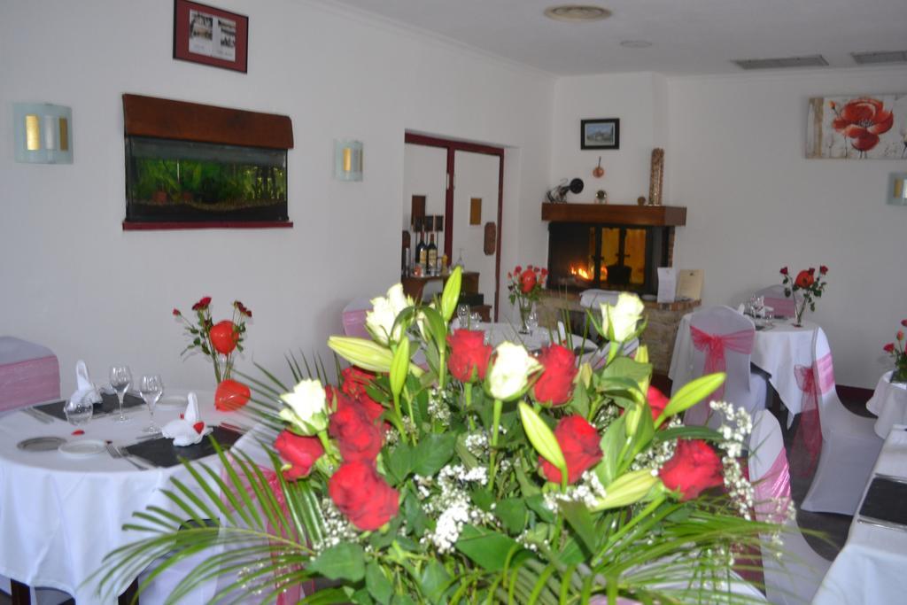 Hotel Restaurant La Braisiere Saint-Romain  Экстерьер фото