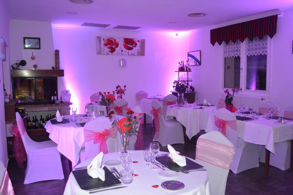 Hotel Restaurant La Braisiere Saint-Romain  Экстерьер фото